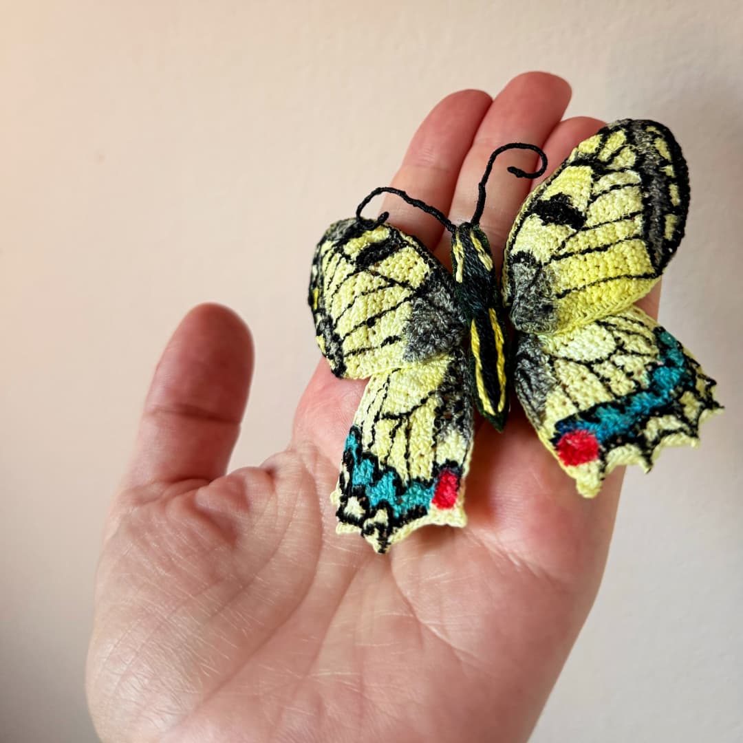 šperk na přání motýl